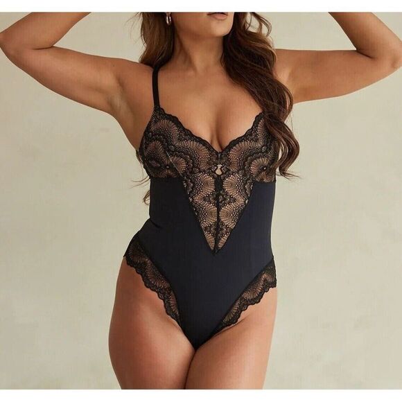 Pinsy Women's Sz Medium Black Sculpting Lace Shapesuit Shapewear Bodysuit - Picture 5 of 6